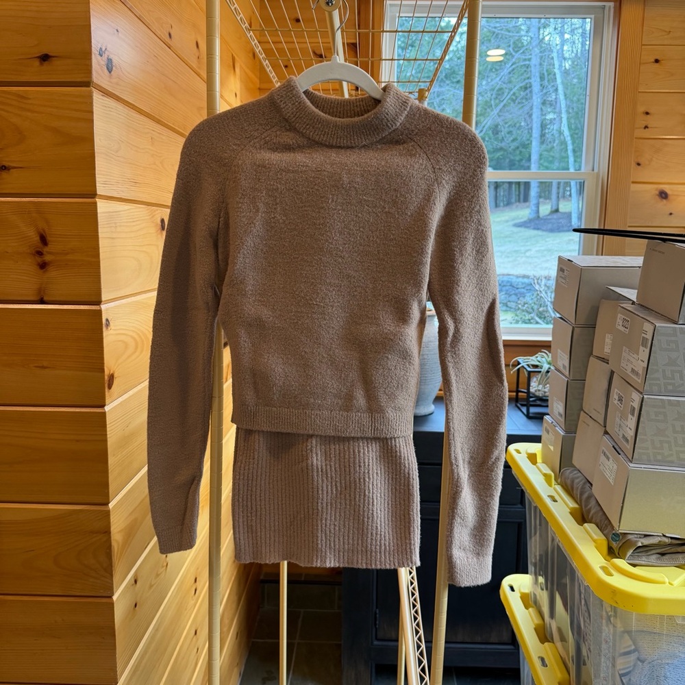 ALO Yoga camel crew neck Sweater SET (crew size S & pants xxs)